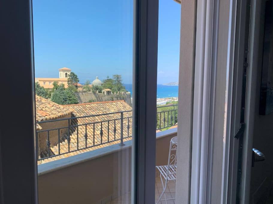 Boutique Apartment - Tropea Bagian luar foto